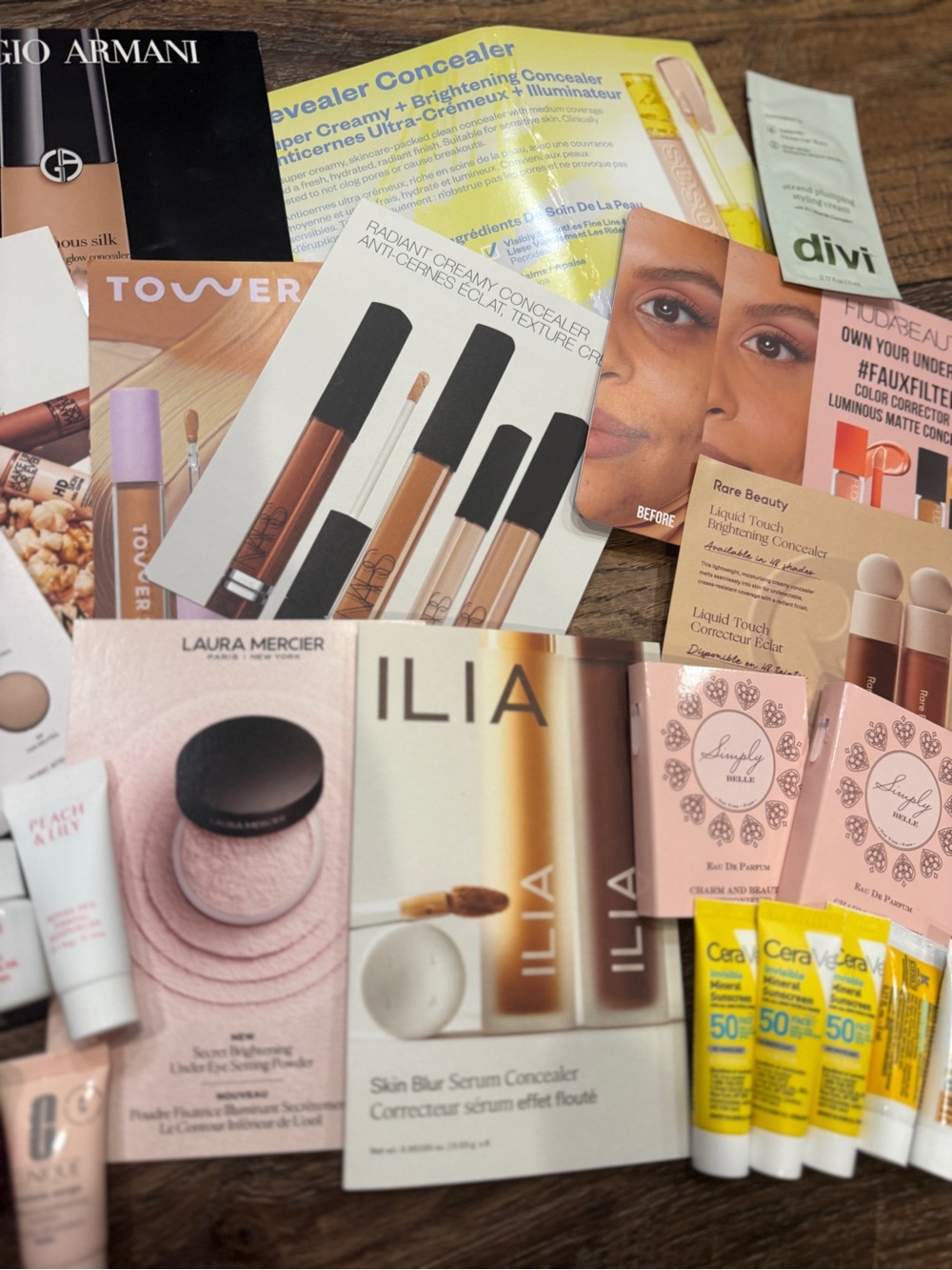 🆕 Assorted Beauty Samples Bundle - Picture 3 of 4